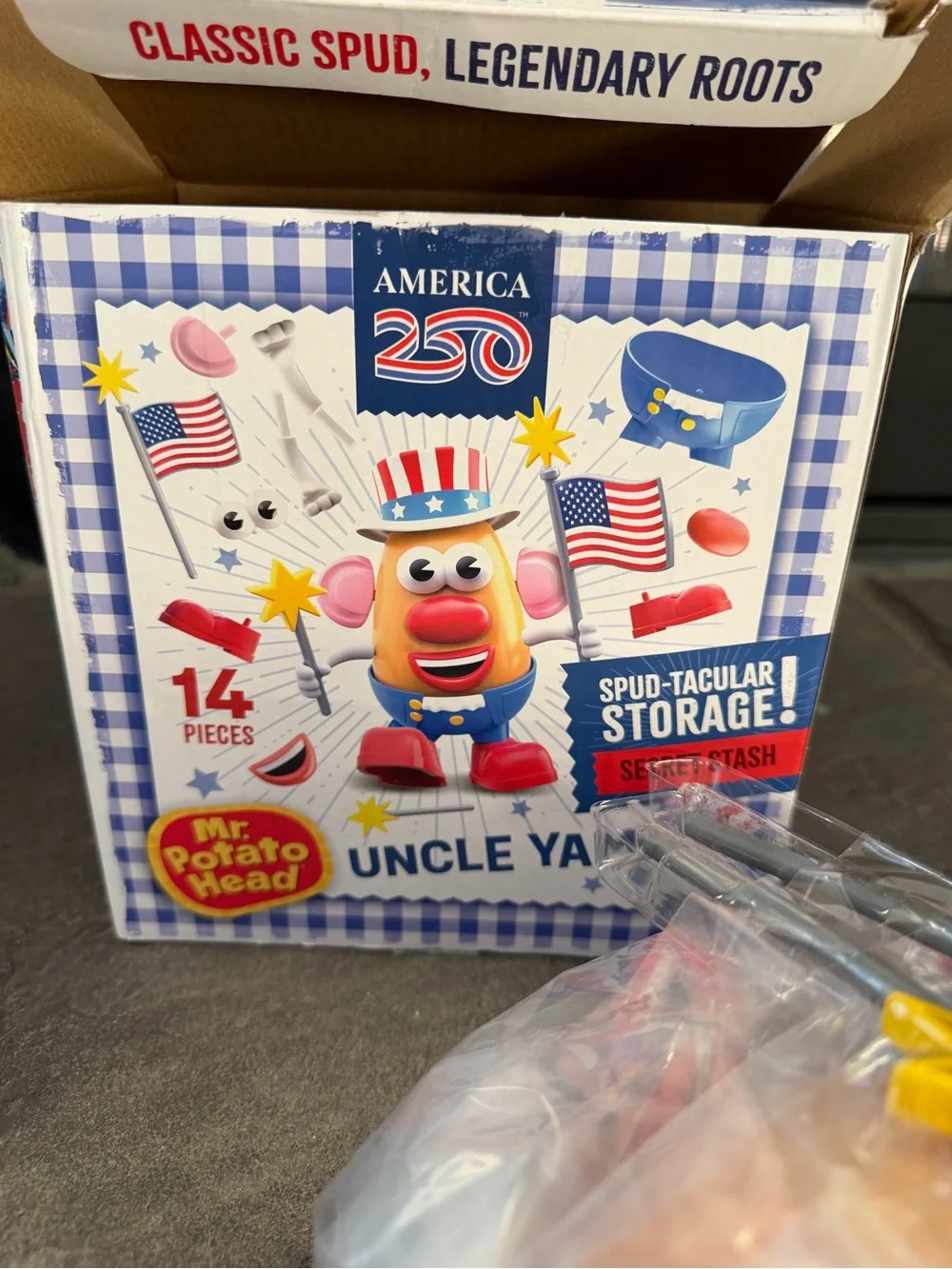 Mr. Potato Head UMr. Potato Head Uncle Yam 14 Pieces Patriotic Action Figure Toy